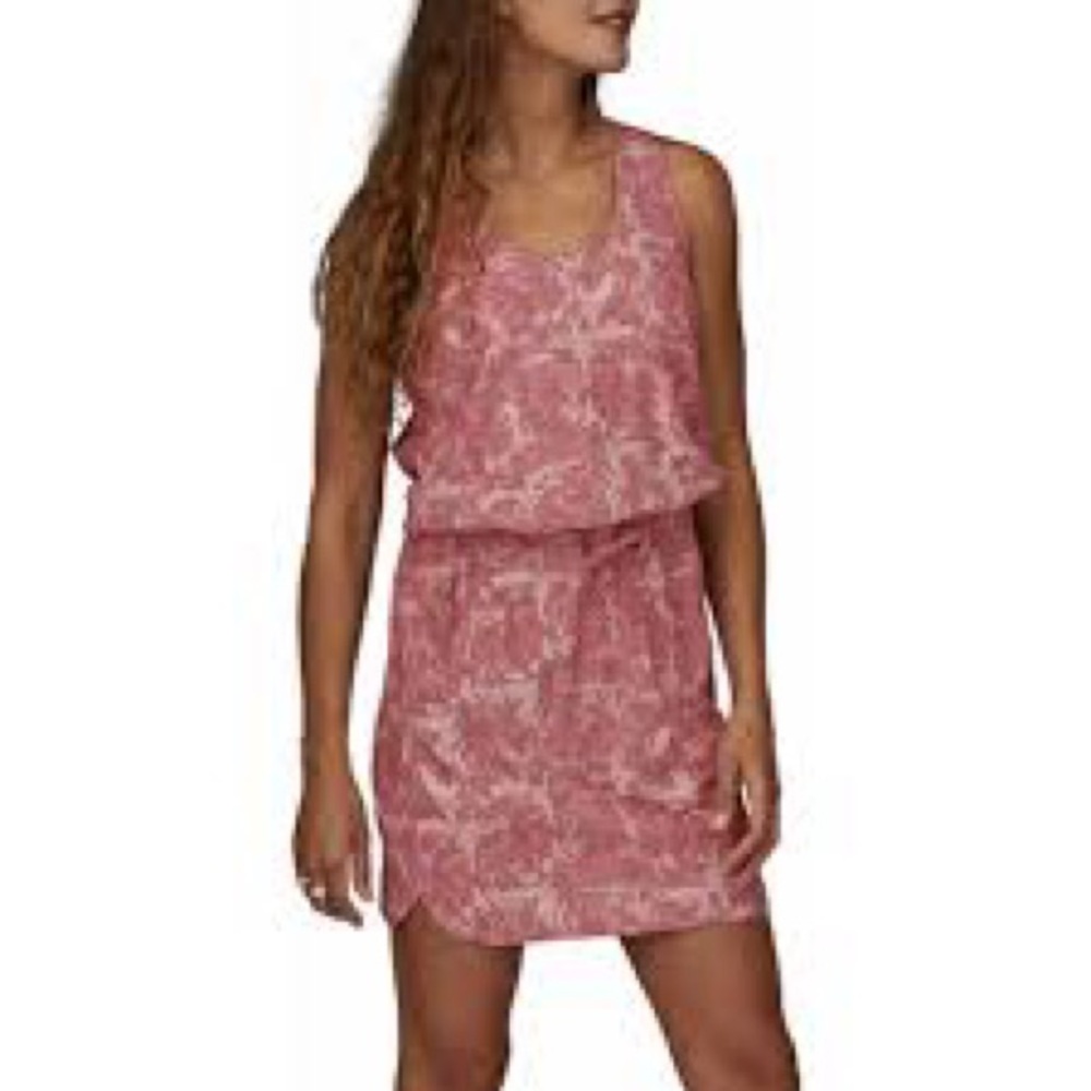Patagonia Women's Fleetwith Dress in 
Lands and Water evening mauve